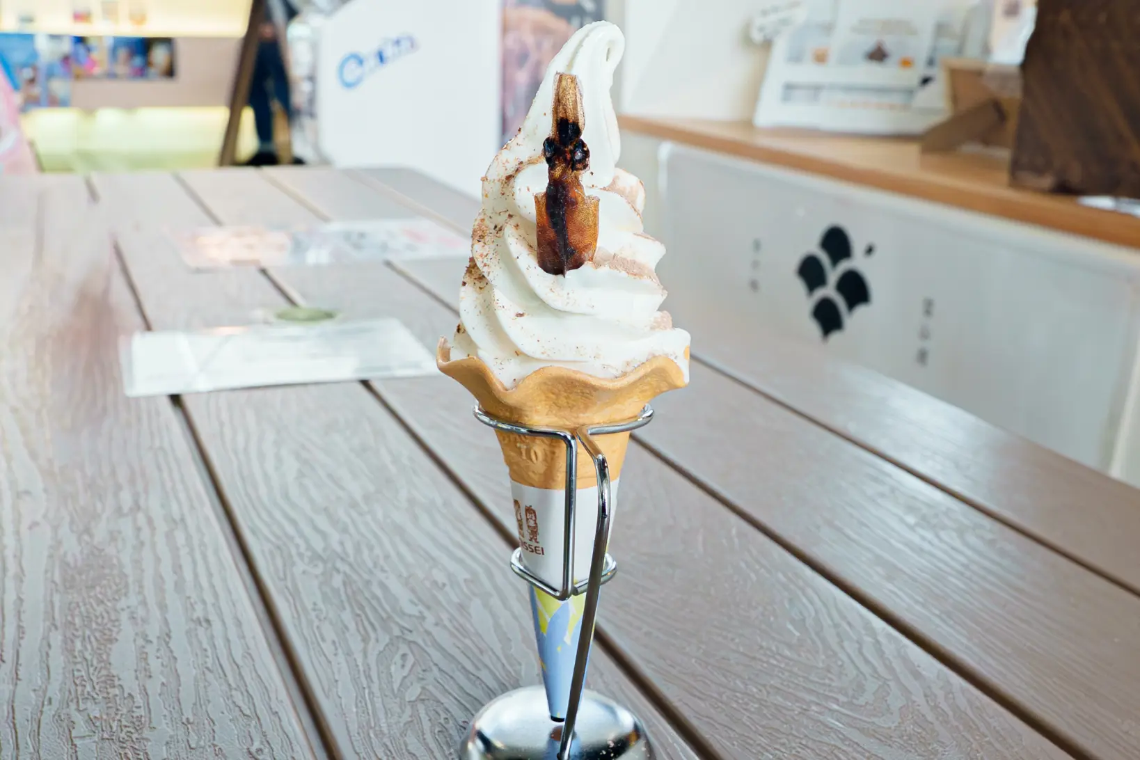 ほたるいかのソフトクリーム-0