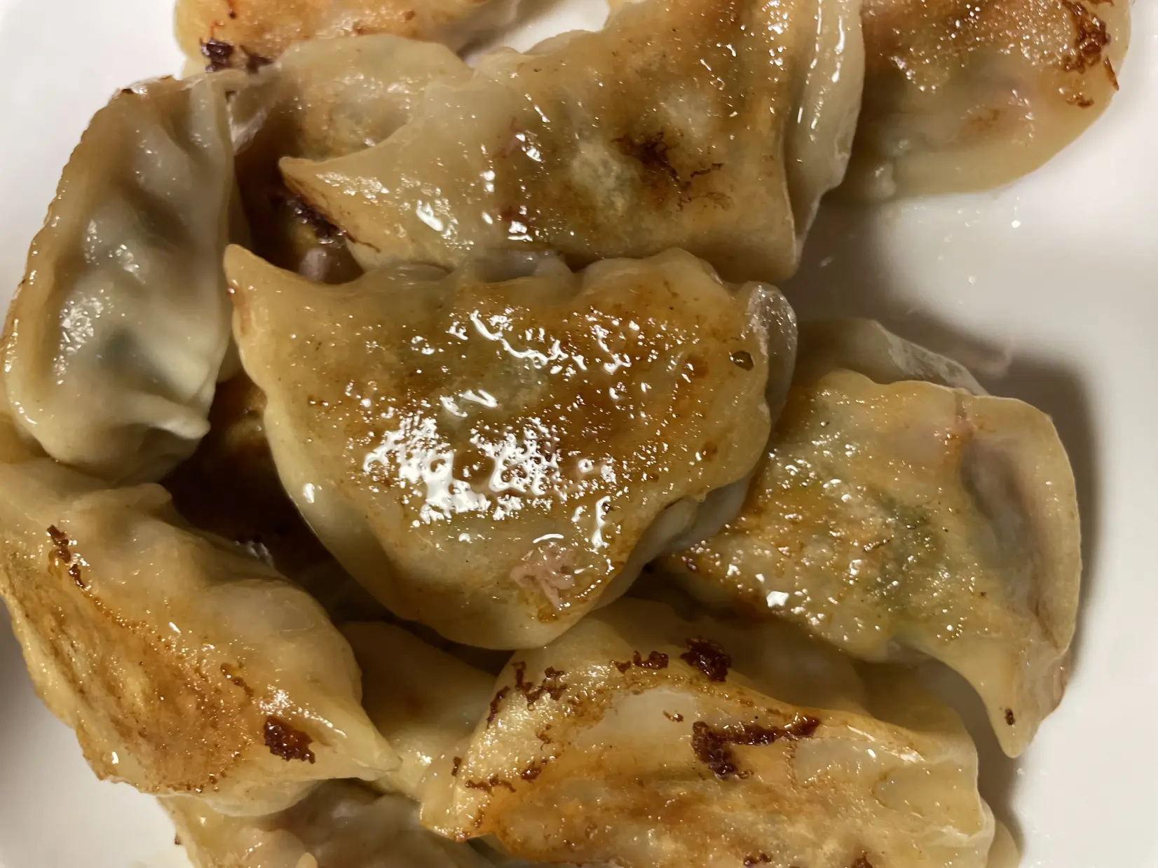 週末限定の“変わり種餃子”も人気！-1