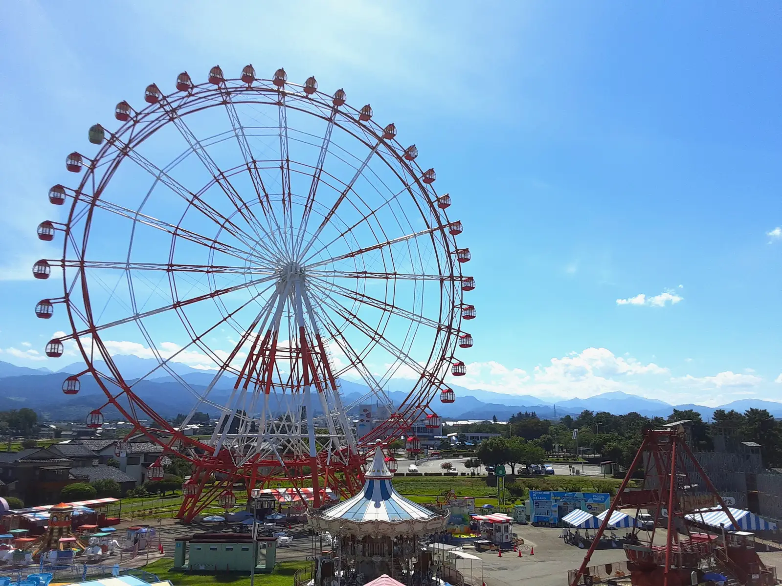 隣接する「遊園地」を抜けて「プール」へ！-0