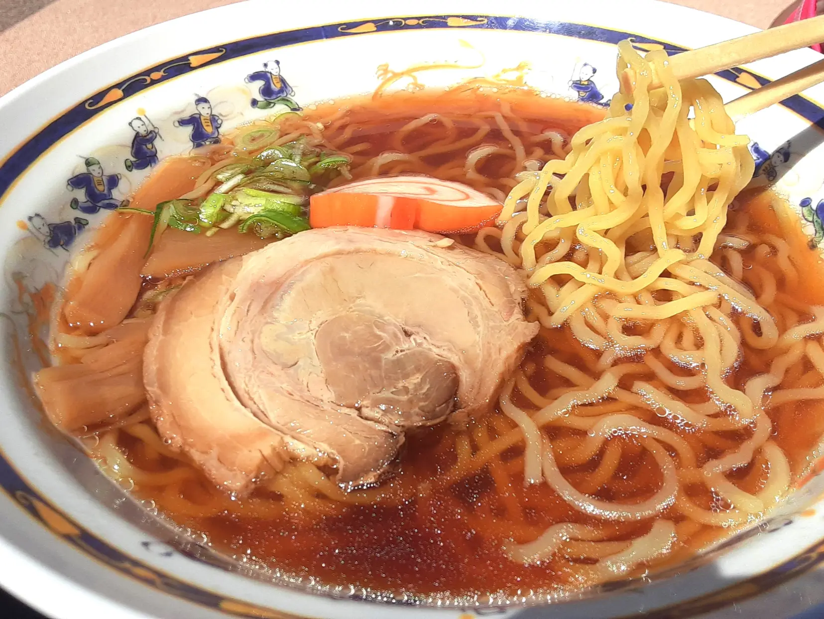 プール場内の売店も美味しい！-0