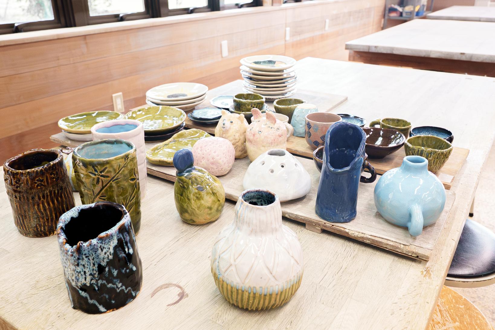 絵付けコースや陶芸教室も-0