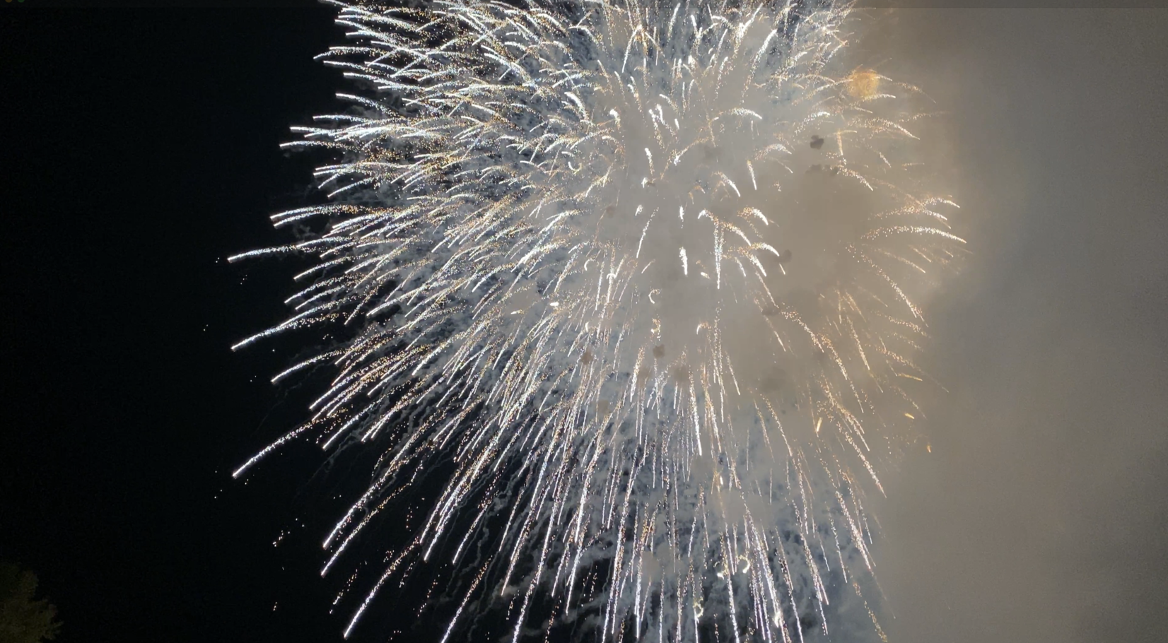 想像を絶する！野外劇場で打ち上がる大迫力の花火演劇-0