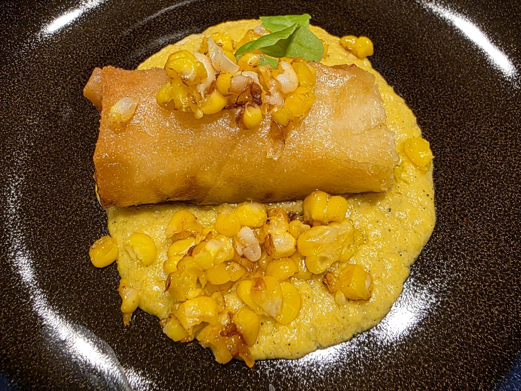 コース中盤は、春巻き？焼き魚？これまでの料理の概念を覆すようなメニューが登場　-0