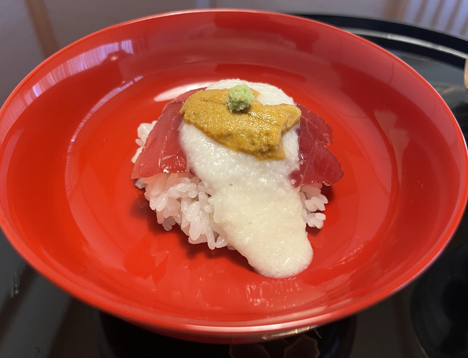 芸術作品のような一品・料理長注力の「立山見立てマグロ乗せ」-0