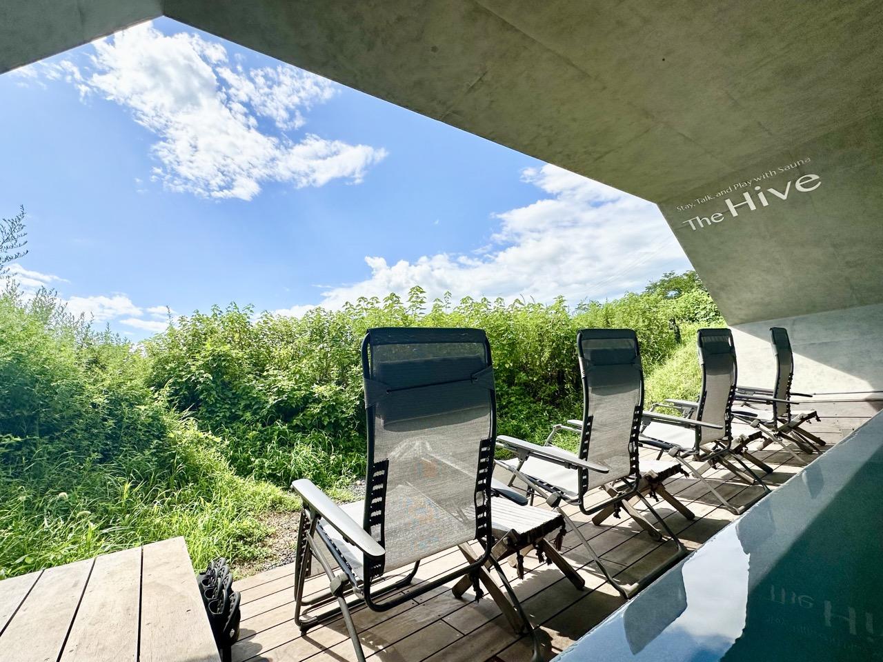 自然に溶け込むサウナホテル「The Hive」-0