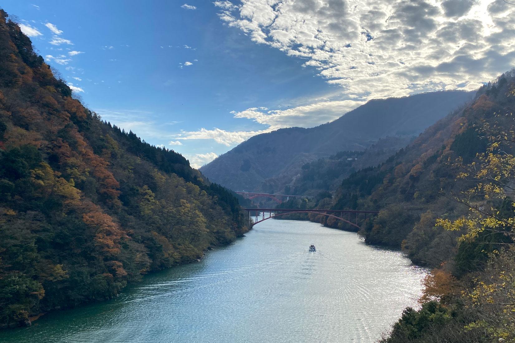 庄川峡遊覧船とは-0