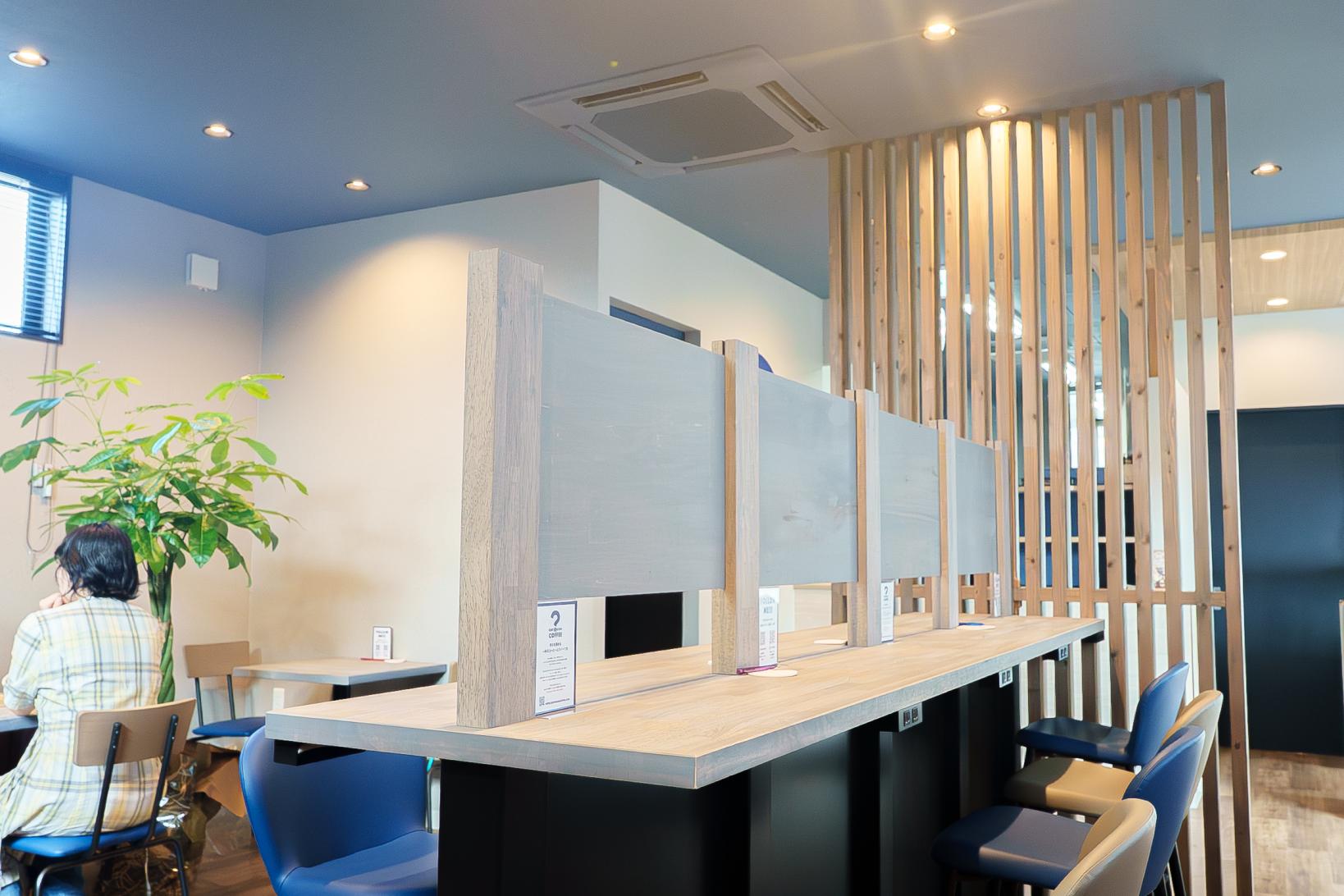 温もりのある店内-1