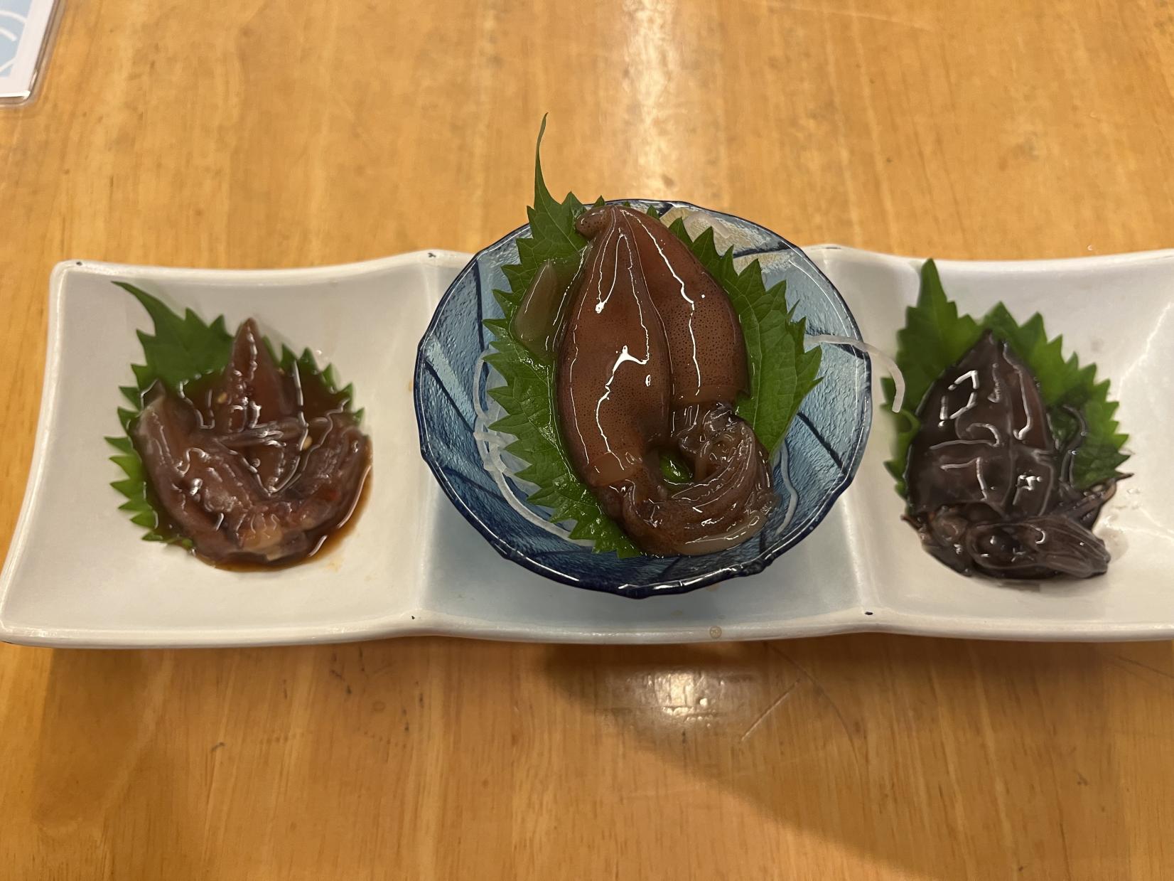 名物「ホタルイカ三種盛り」は珍味の一丁目一番地-0