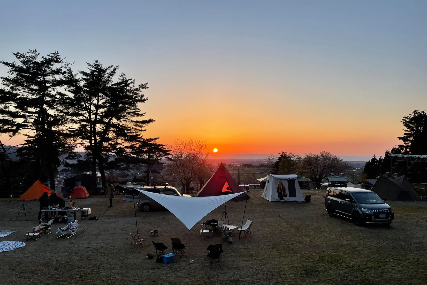 圧巻の夕日と、満天の星空-0