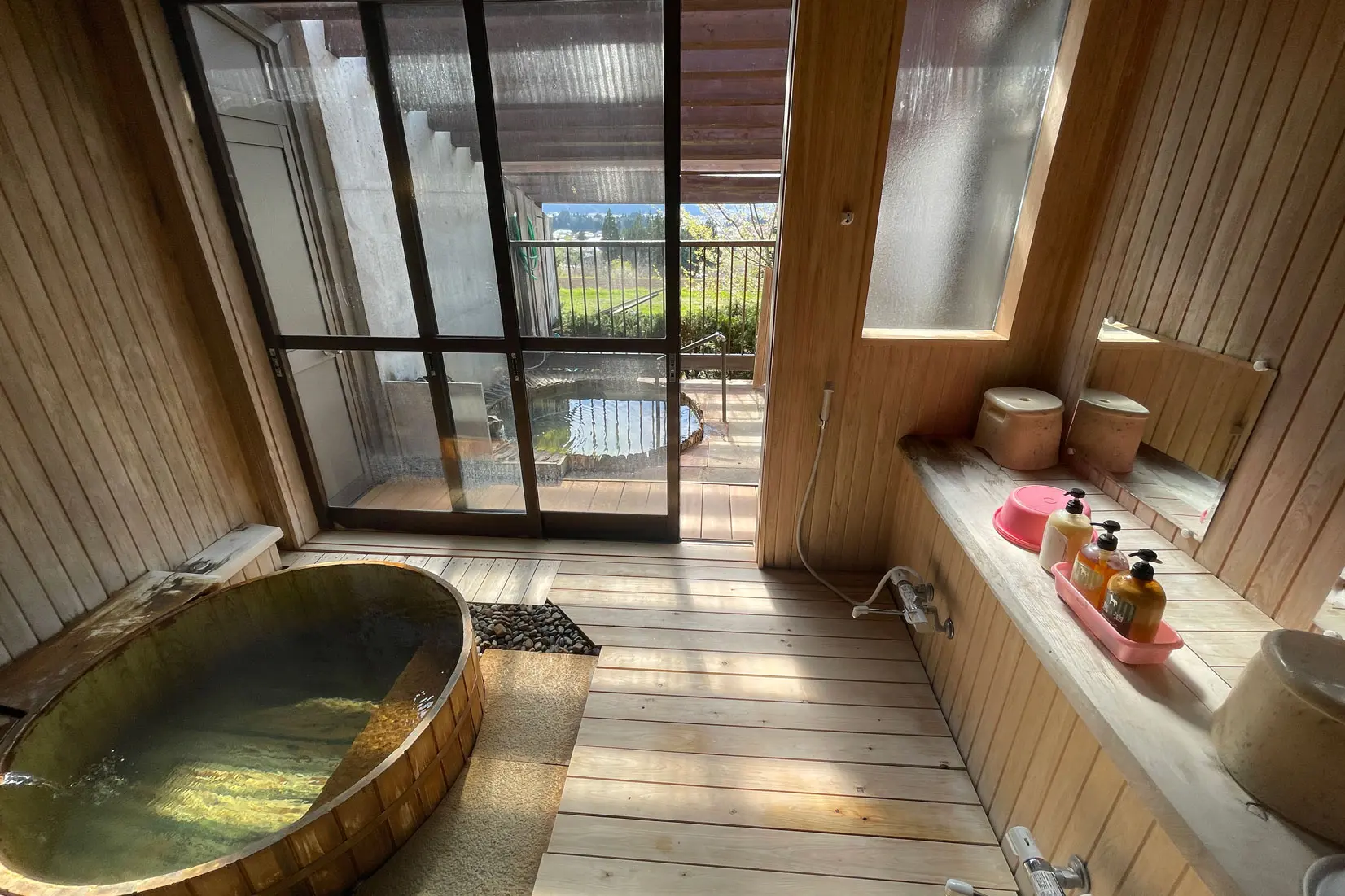 歩いて行ける温泉「明日山荘さか栄」-0