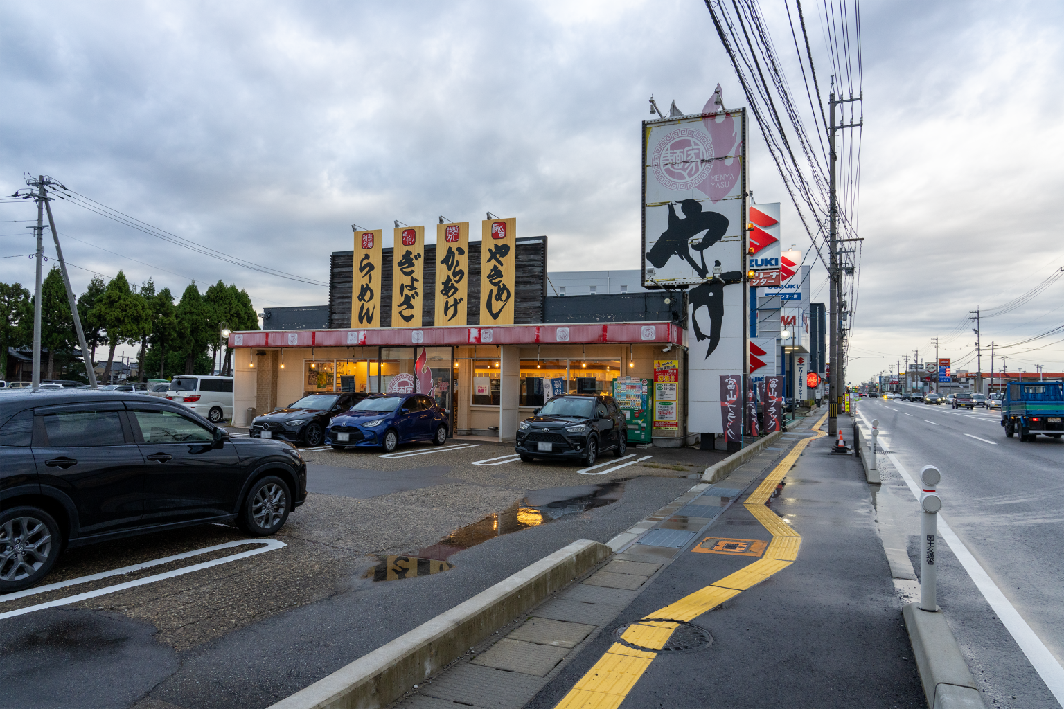 【麵屋やす】高岡市の人気ラーメン店-0
