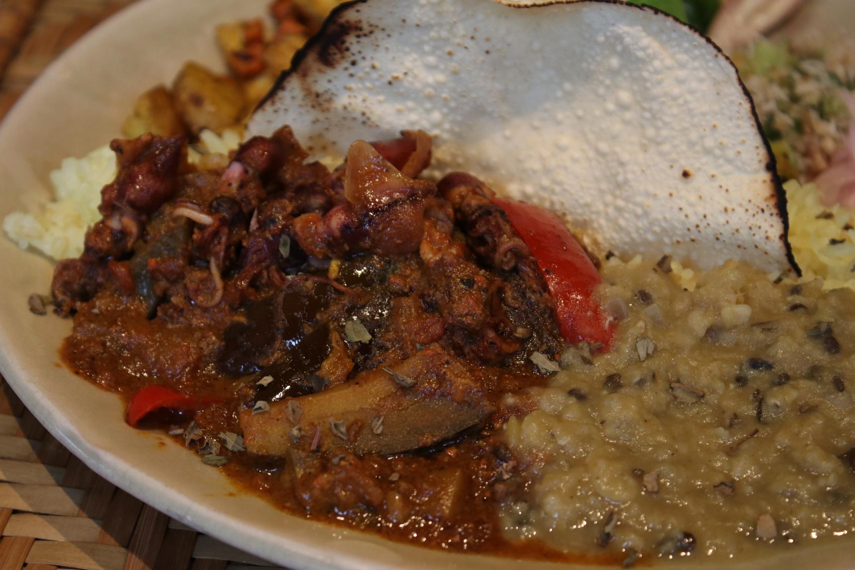 スパイスの効いたカレーを堪能！-1