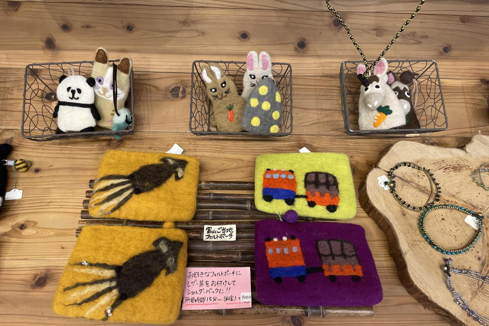 店主のセンスが光る、雑貨類-1