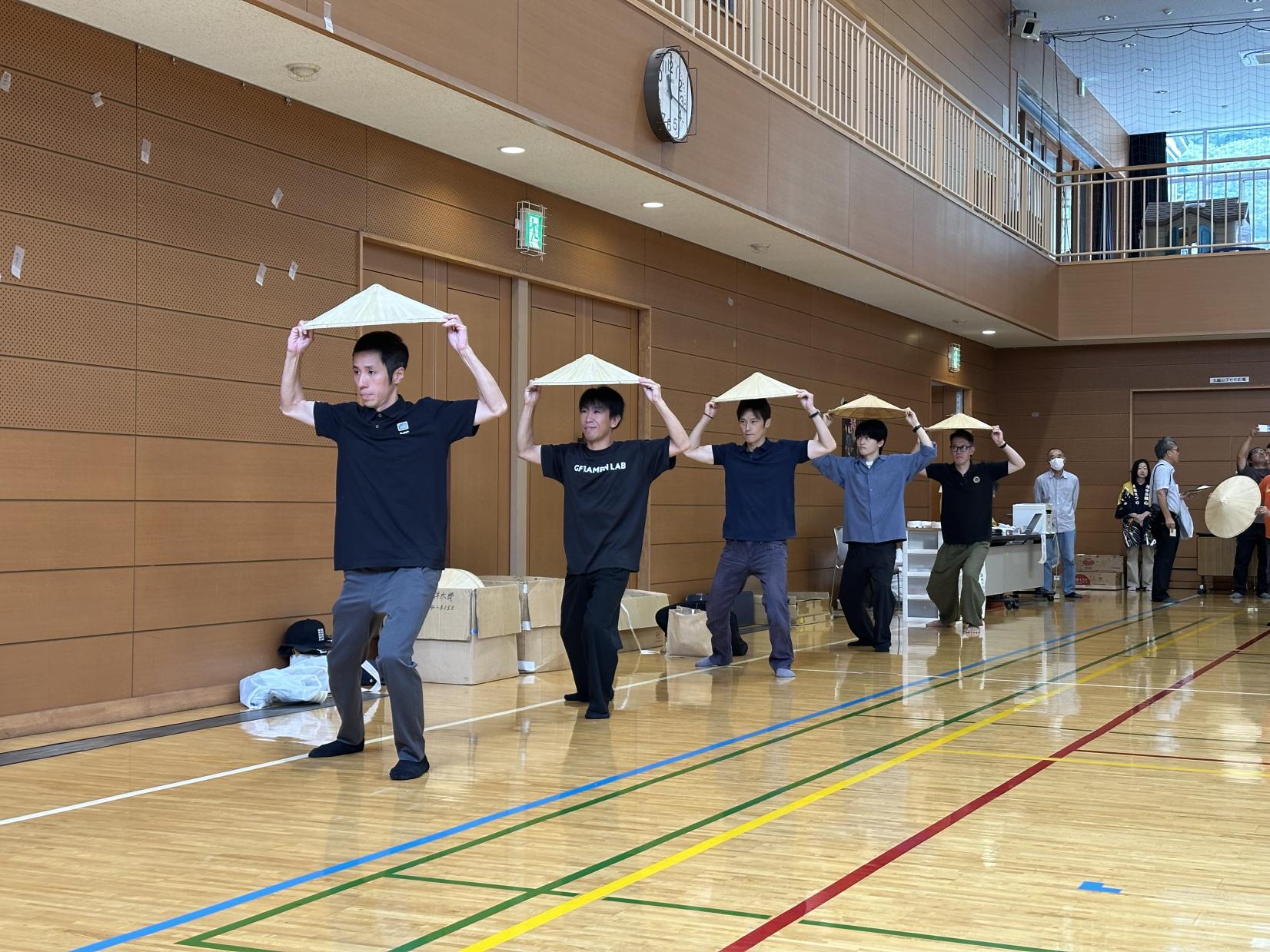 麦屋節の踊りコンクールに挑戦！-2