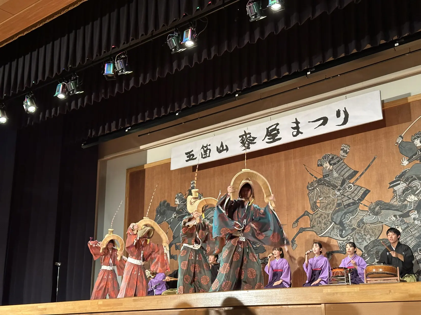 地元ならではの味覚と若さ溢れる舞-5