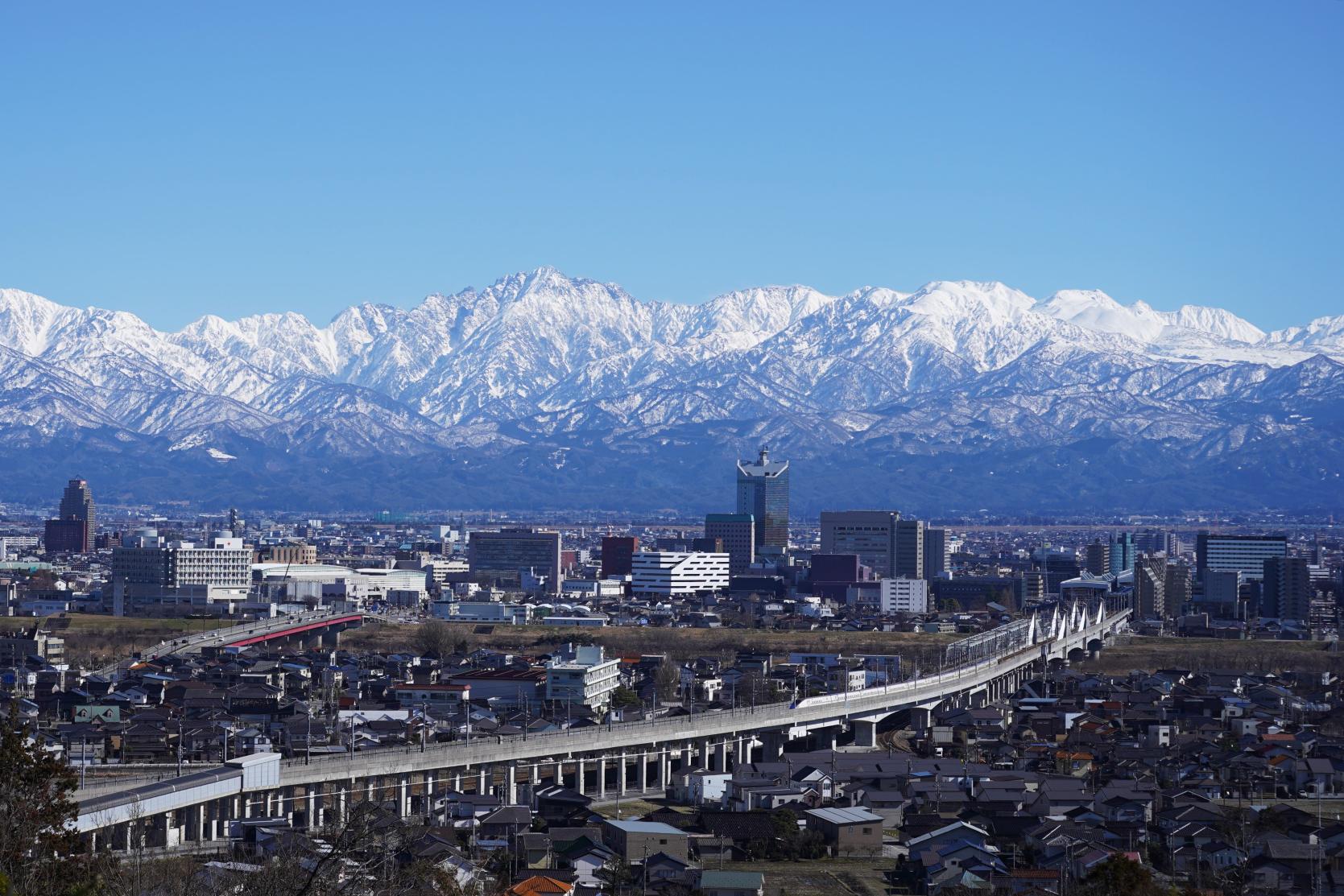スポット③　呉羽山展望台　（富山市の街と日の出の絶景）-0