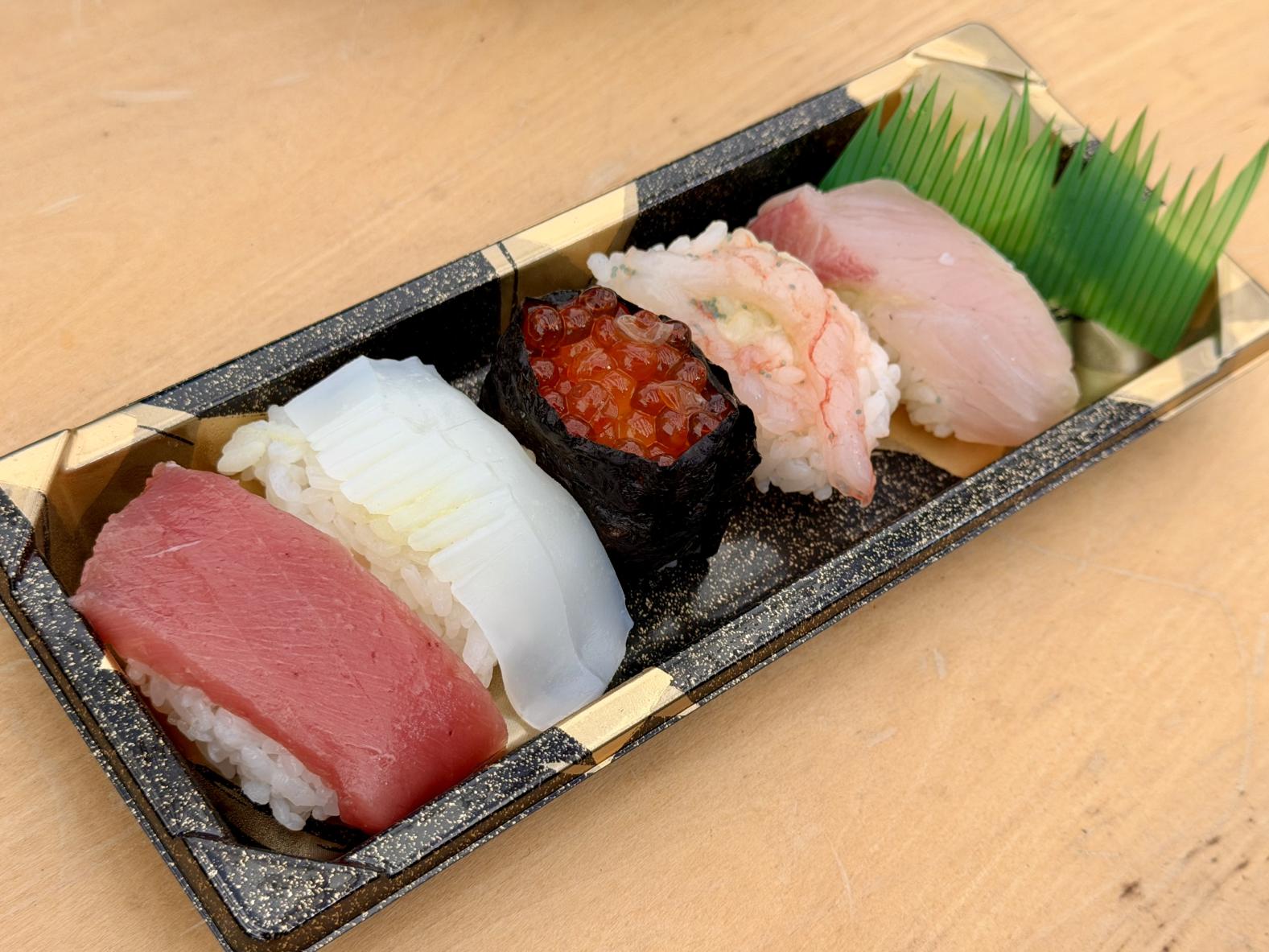 悪天候のなか、出店者たちが奮闘！-1