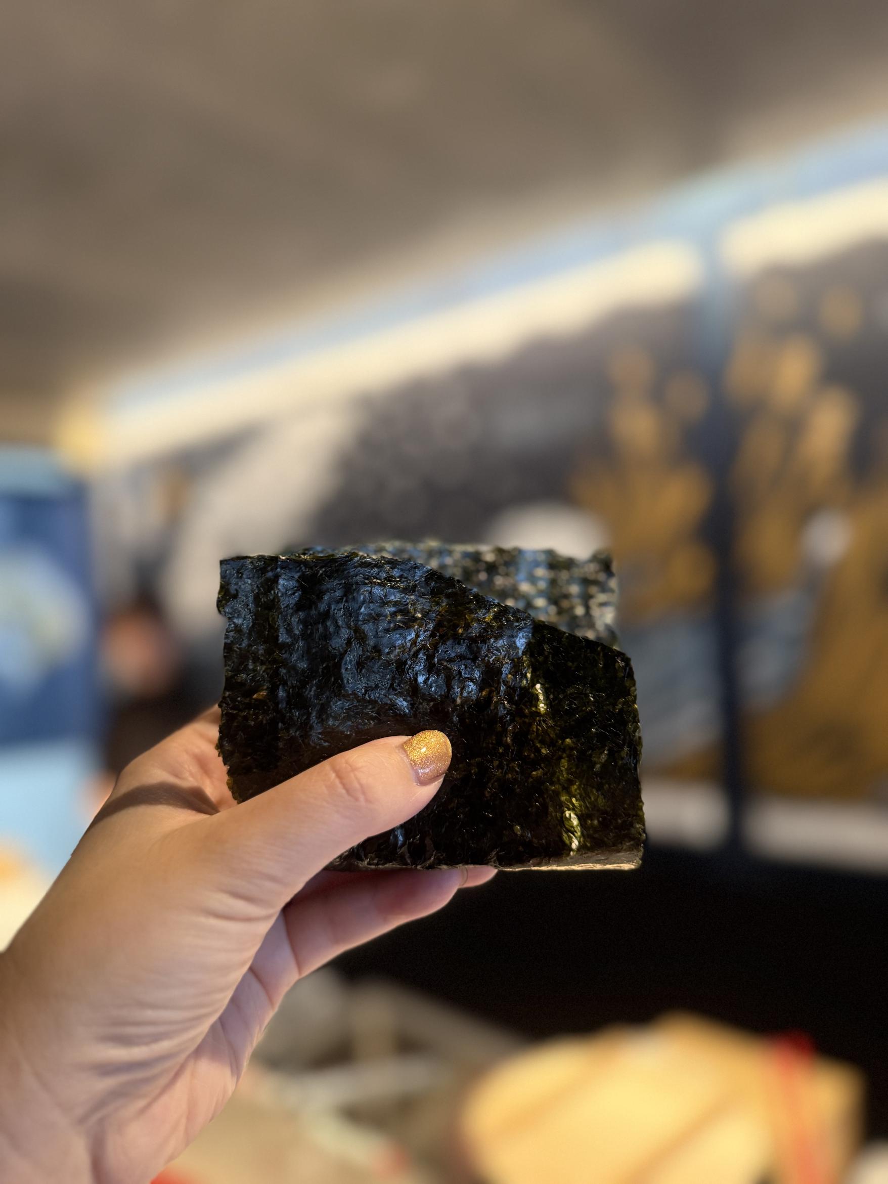 富山市中心部・一番町にある　モーニング限定のおにぎり店-0