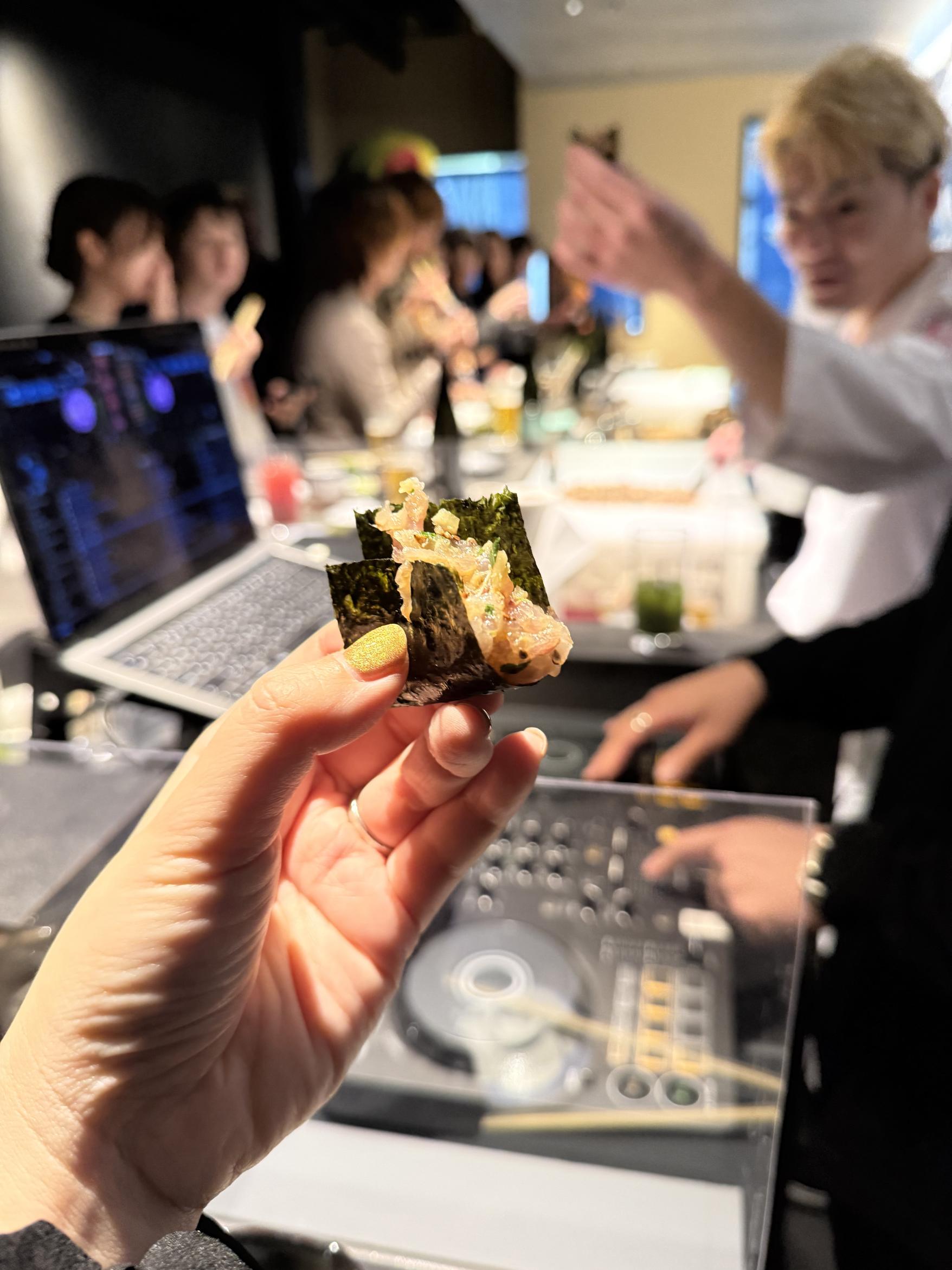 夜は寿司屋「数寄や とっととやれや」に-2