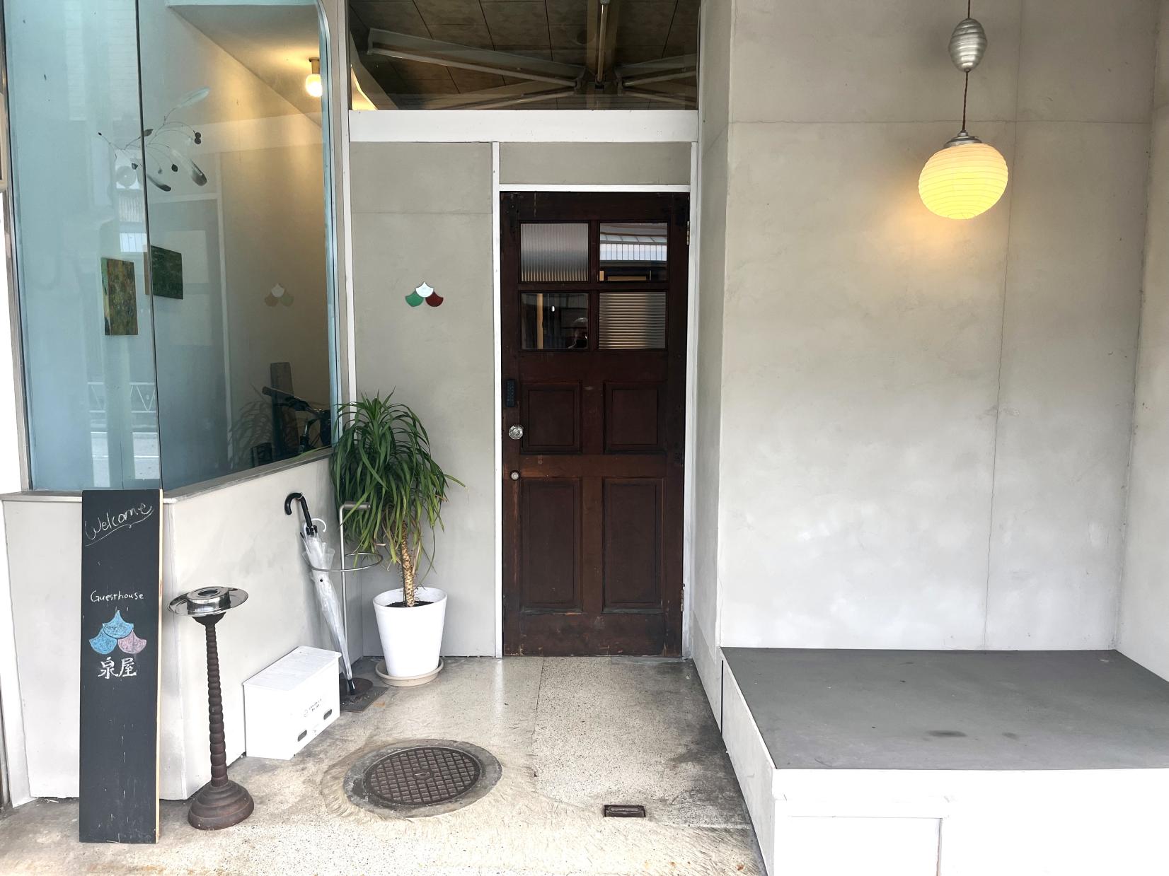 【氷見市・Guesthouse泉屋】商店街の一角・反物屋の雰囲気残す「氷見のまちに暮らす宿」-2