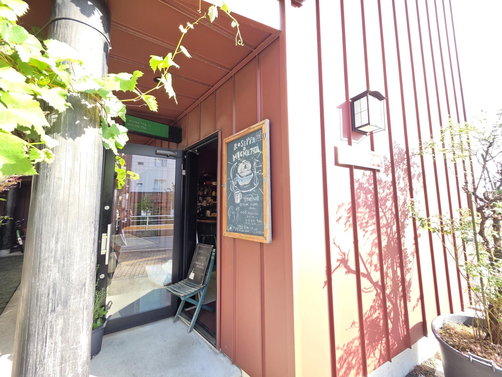 進化系メンチカツサンドを発見！まるぜん精肉のメンチカツを使った「ロゼッタオミケッタ」の逸品-0