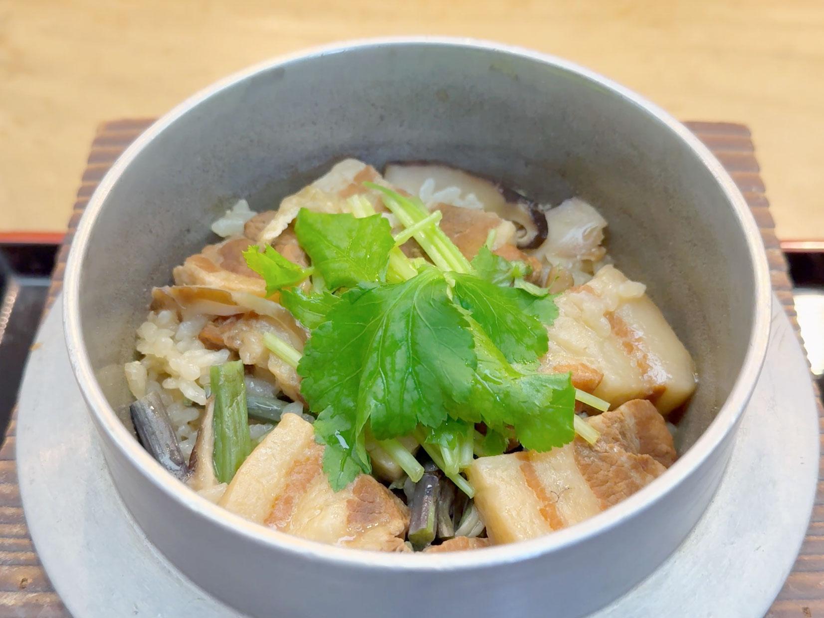 【実食レポ】黒部名水ポークの角煮釜飯-2