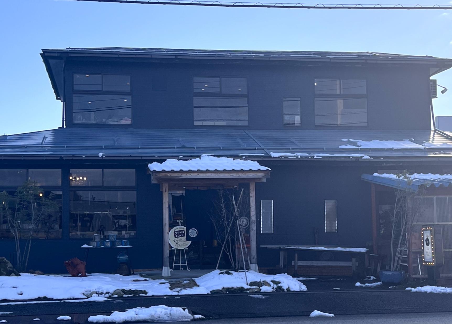 未開拓の島を歩く高揚感。国道41号沿いに潜む「グリーロレコード」-0