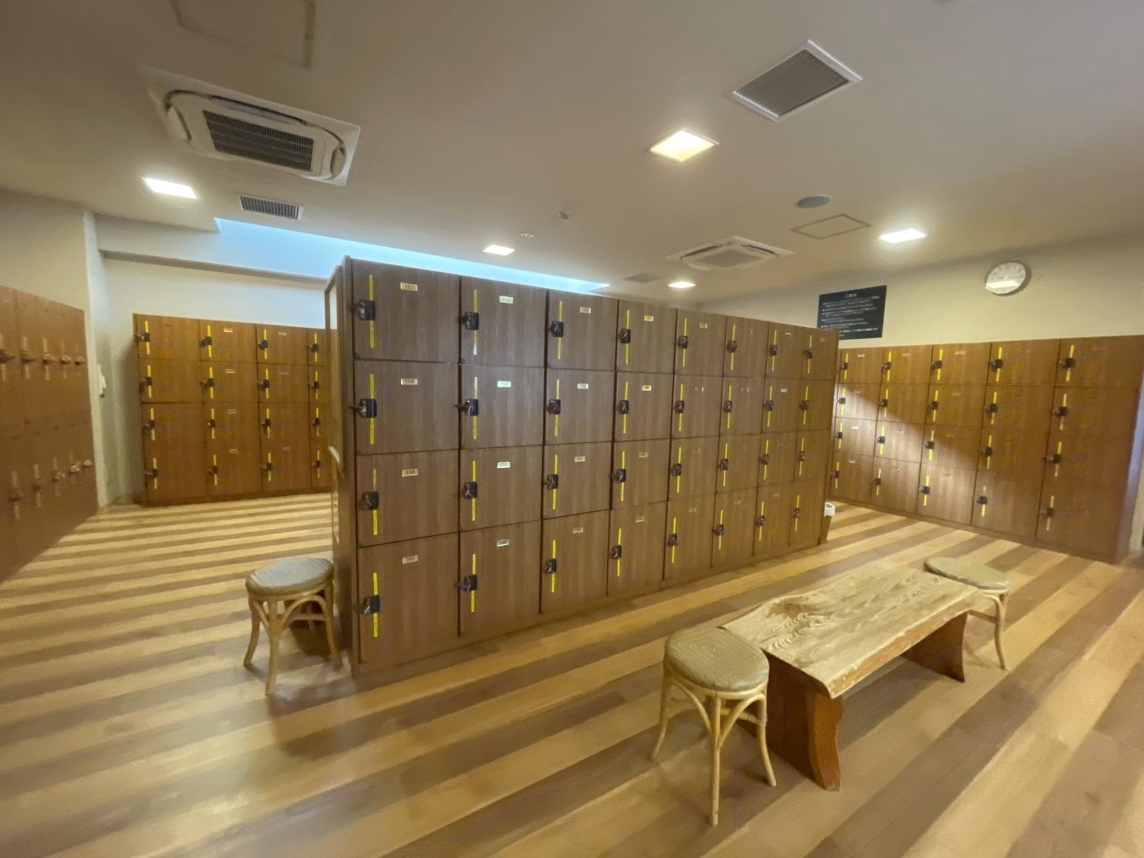 話題のドライヤーを使える、パウダールーム-1