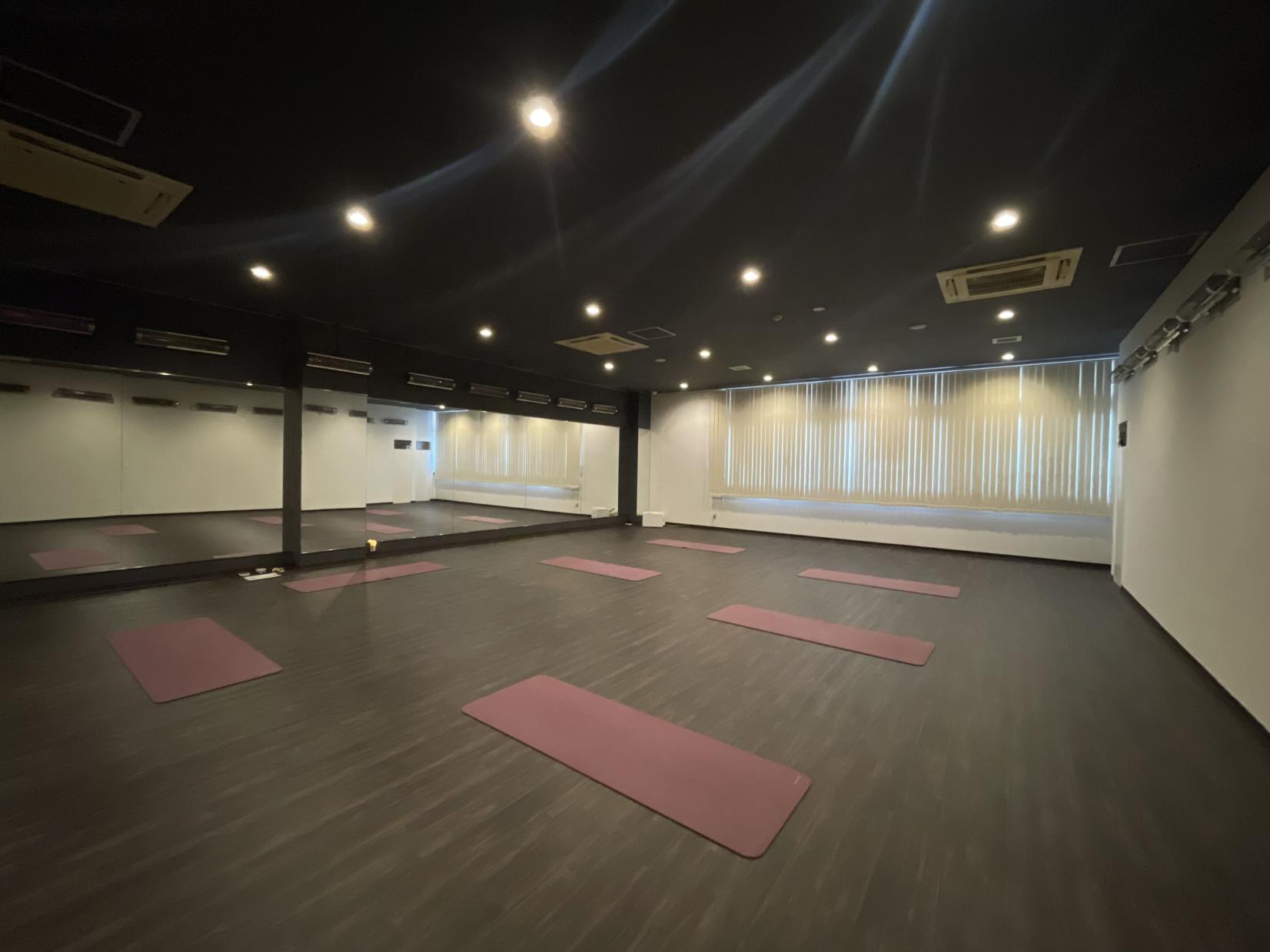 1階にはヨガスタジオがあります！-0