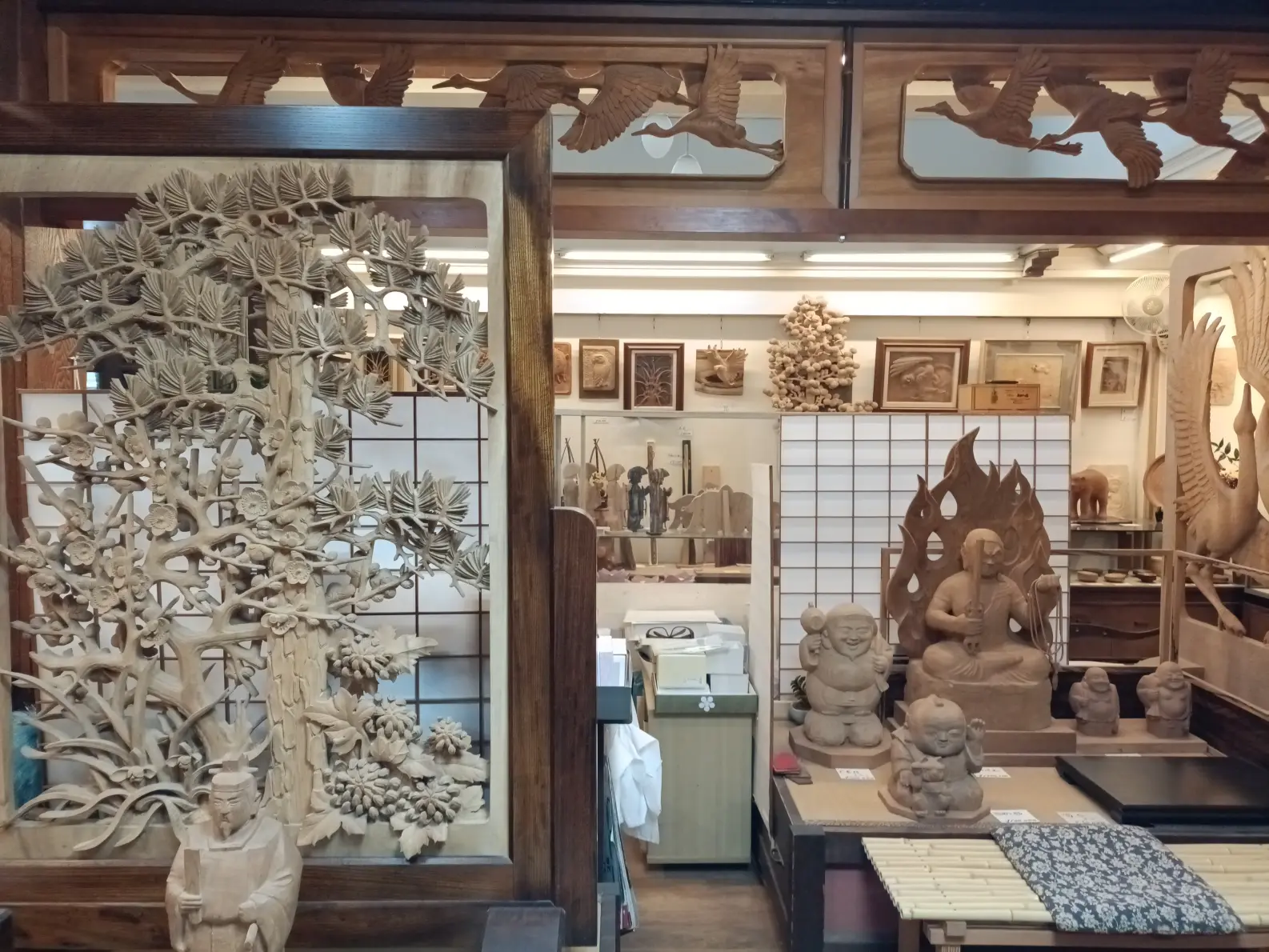 日本遺産 木彫刻のまち井波】まち歩きで出会う伝統文化と井波の神秘