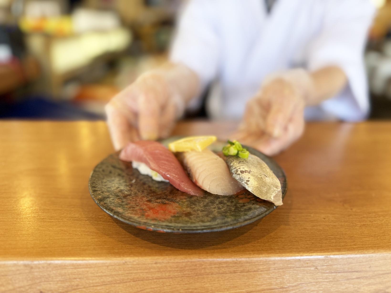 艶やかな鮨に舌鼓！-0