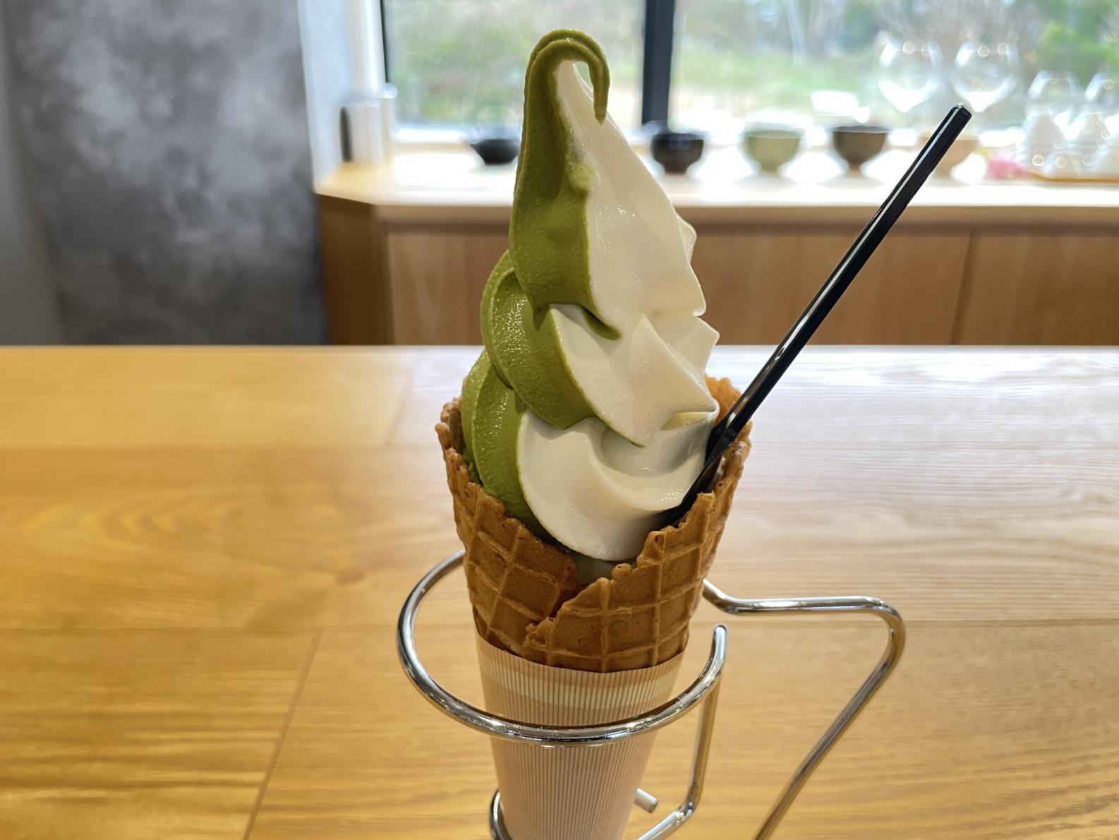 人気のソフトクリームも堪能！-0