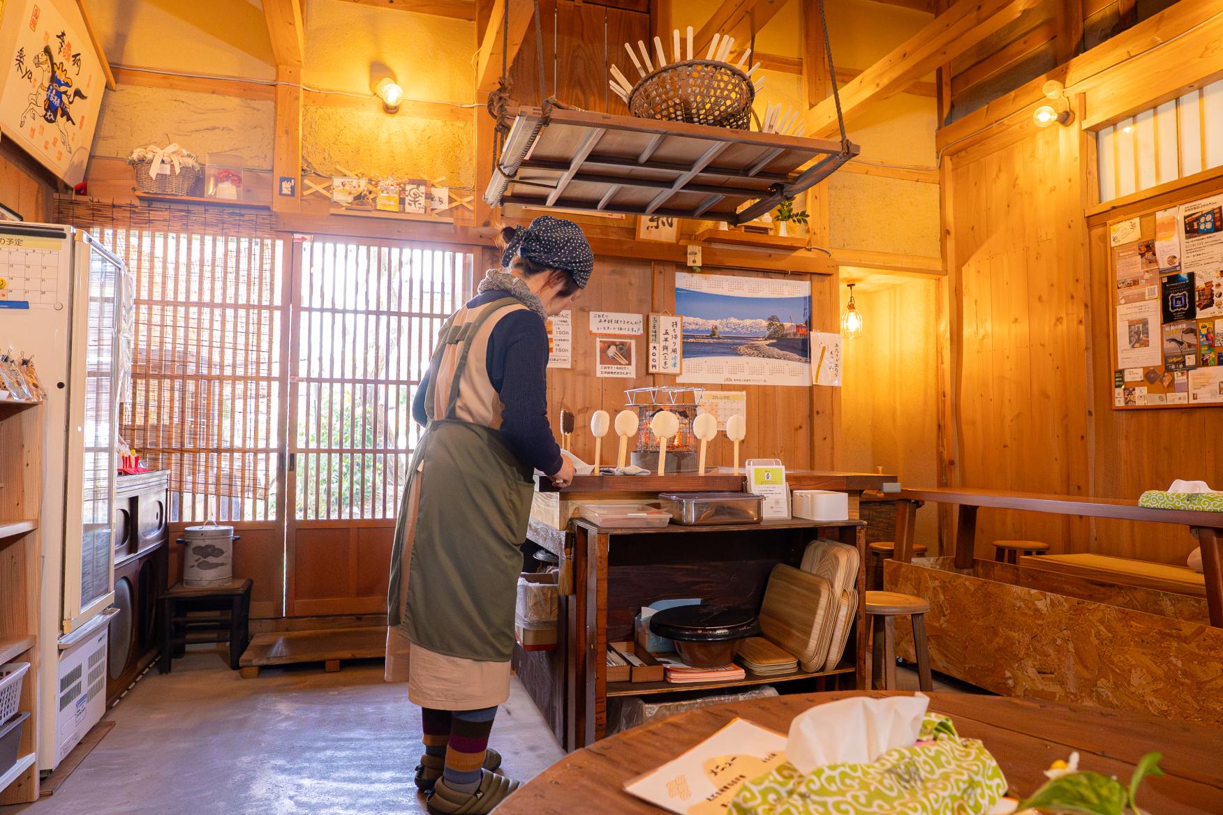 店主さんの想いが詰まった「楽ya」の心地いい空間-0