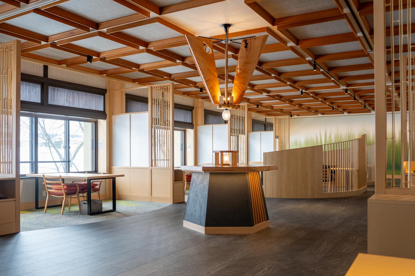 まずは夕食フロアを見学-0