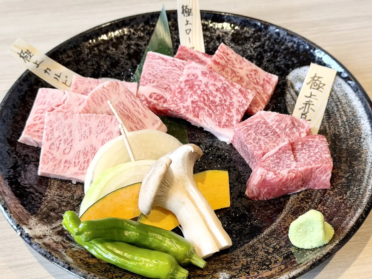 おすすめ！一皿で氷見牛を味わい尽くす「3点盛り」-0