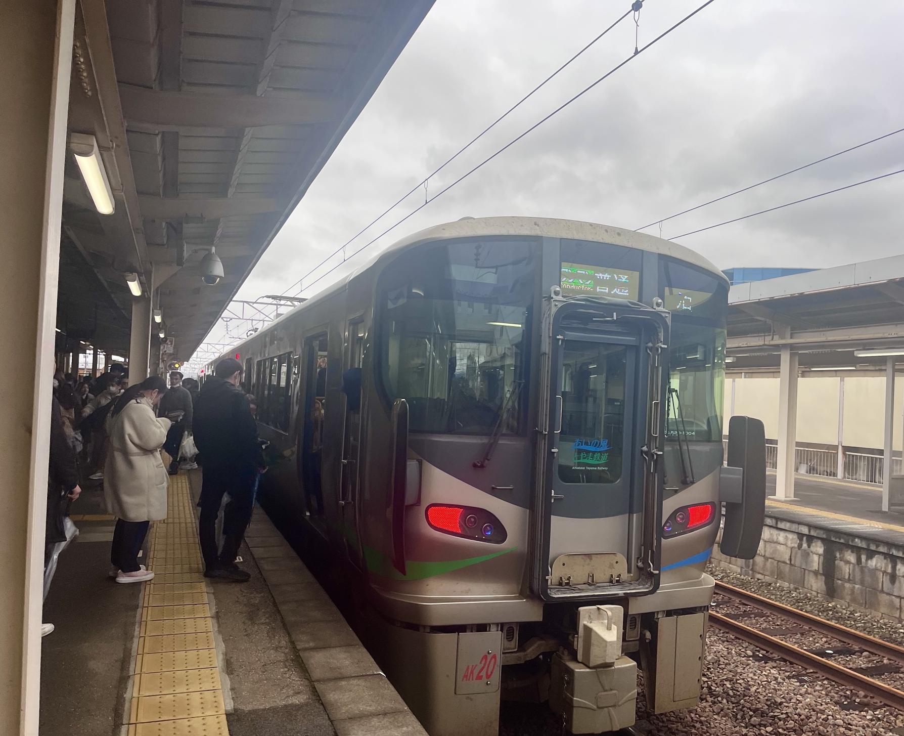 【小杉駅～富山駅】あいの風に吹かれて。旅の記憶を形にする、小さな「鉄分」探し-0