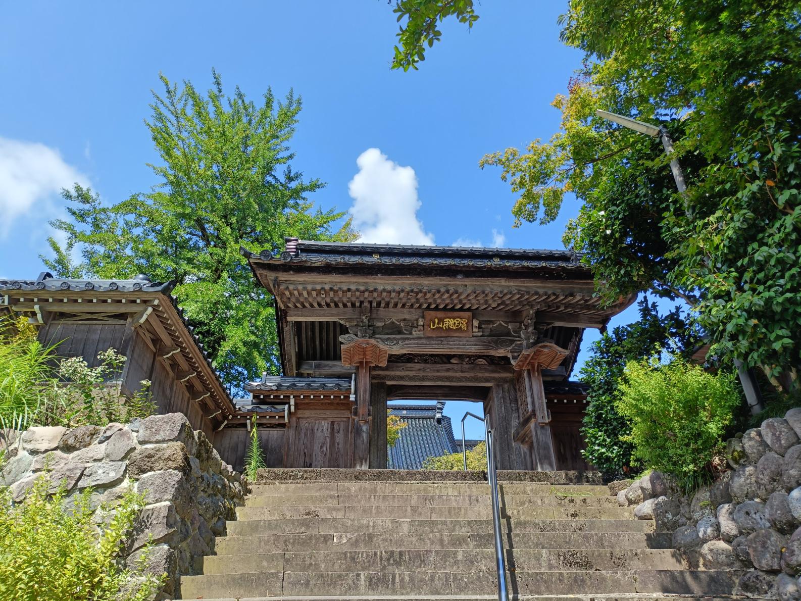 【光徳寺】～「民藝（みんげい）」にあふれる楽しいお寺-1
