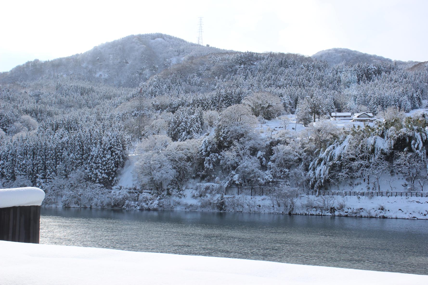 絶景の見えるロビーで、別世界にひたる-3