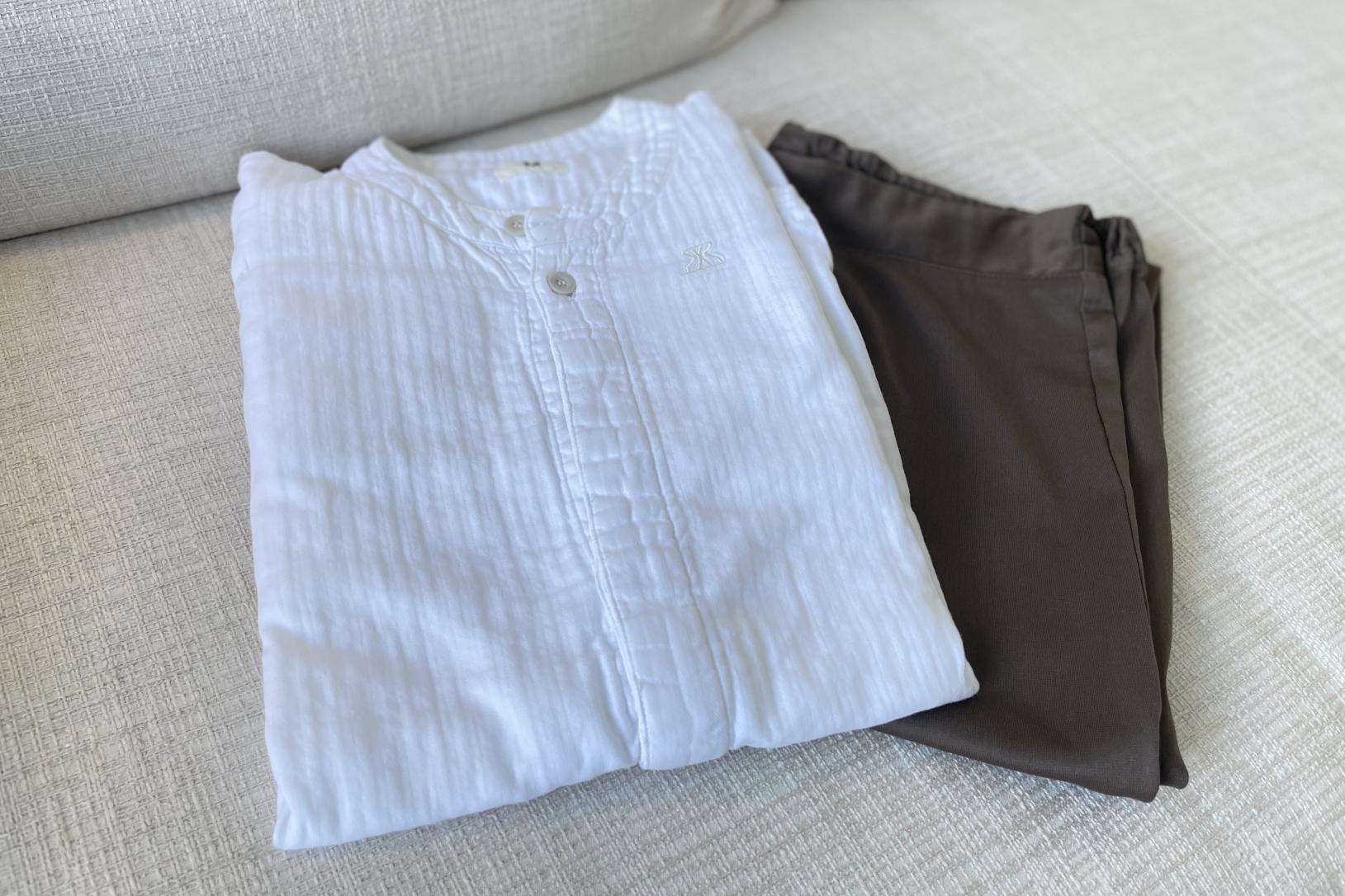 日帰り部屋に入り、館内着に着替える-2