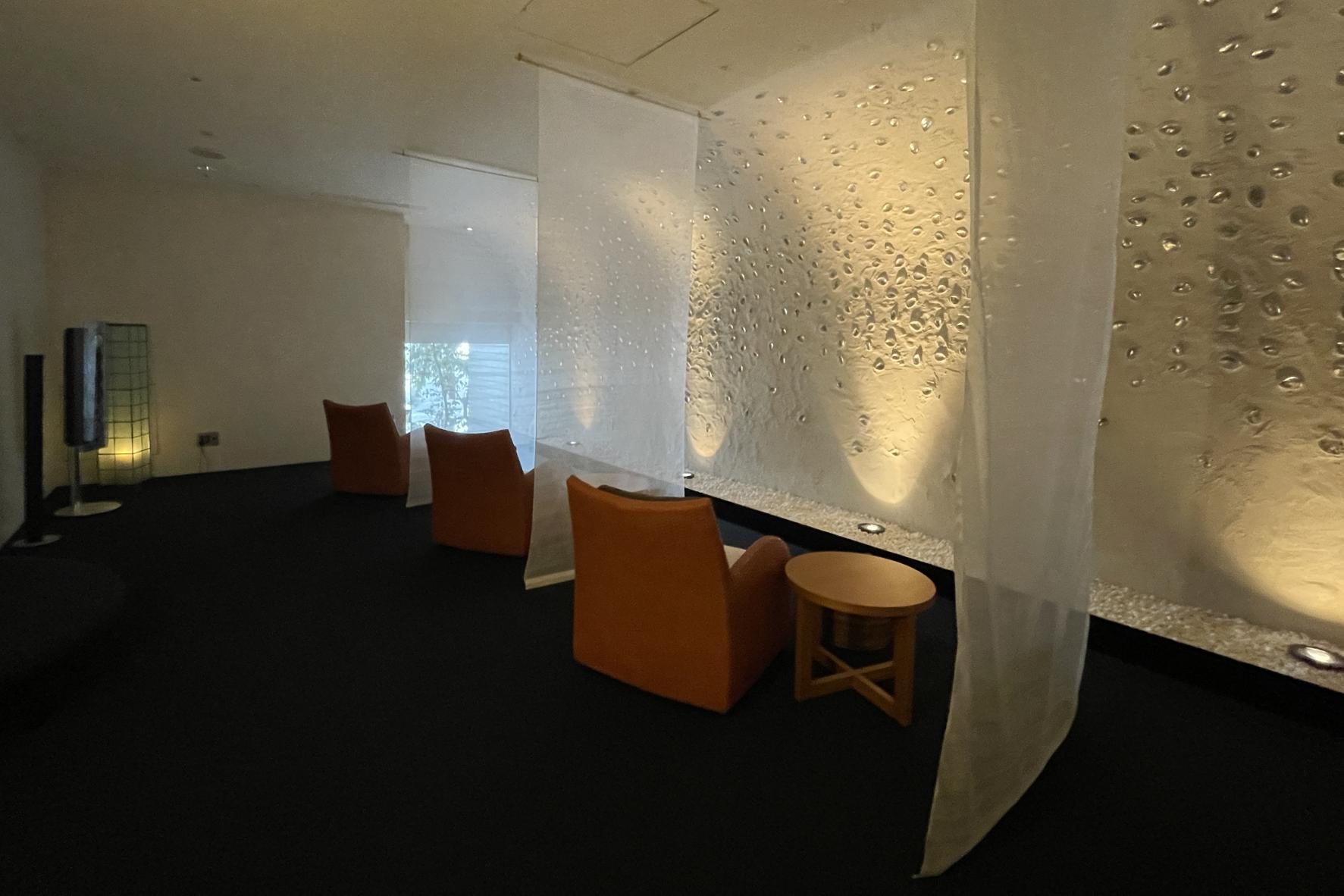 マッサージに身をゆだねる-0