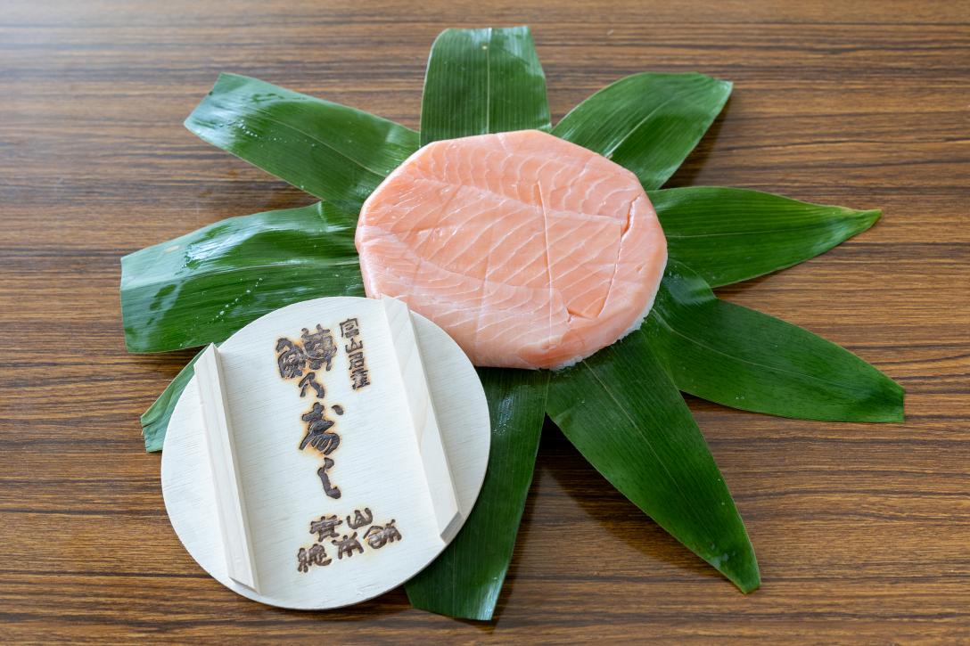 富山名物・ます寿司を食べ比べ！駅チカで買える9種類を徹底比較 | ふぉとやまライター | 【公式】富山県の観光/旅行サイト「とやま観光ナビ」