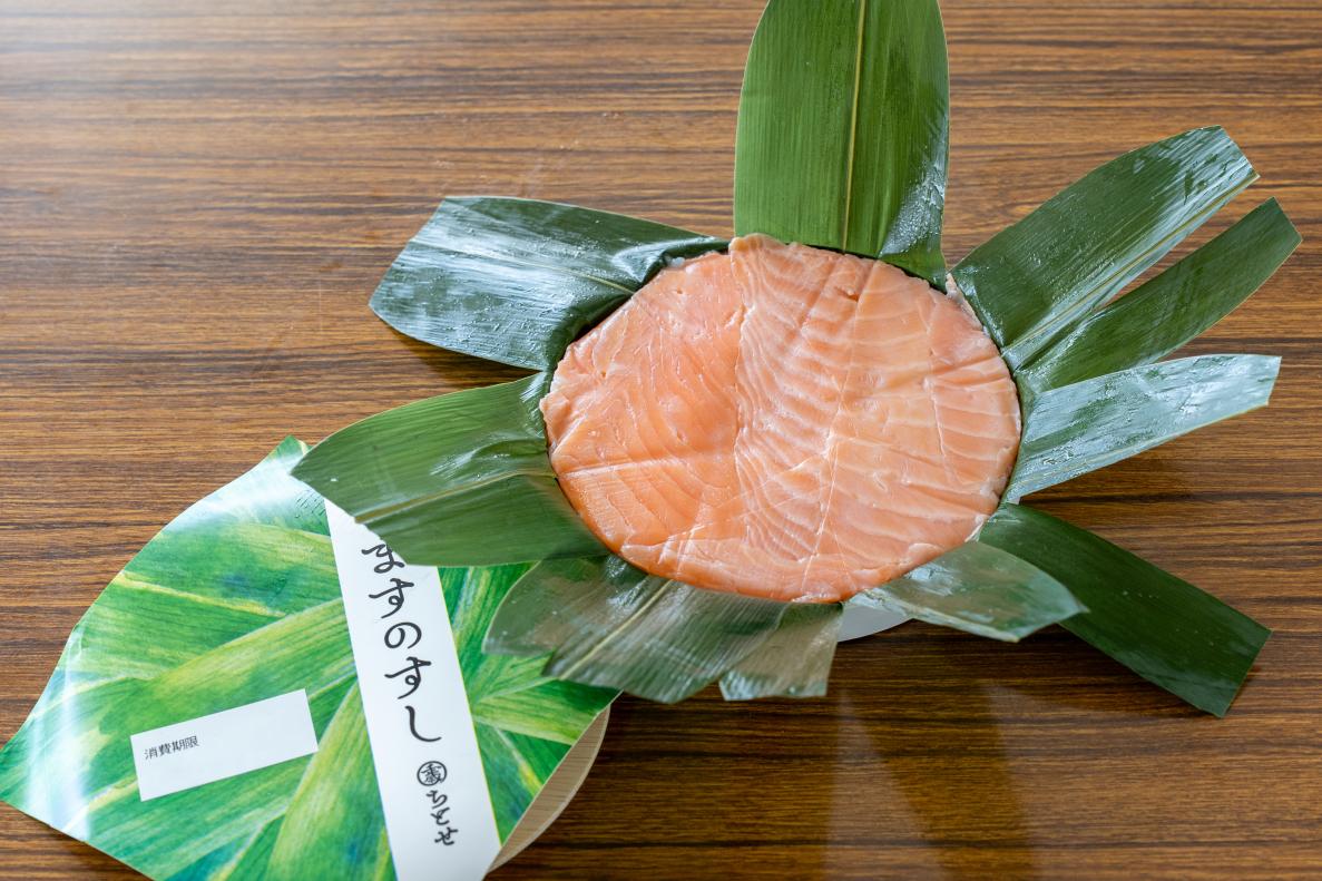 富山名物・ます寿司を食べ比べ！駅チカで買える9種類を徹底比較 | ふぉとやまライター | 【公式】富山県の観光/旅行サイト「とやま観光ナビ」