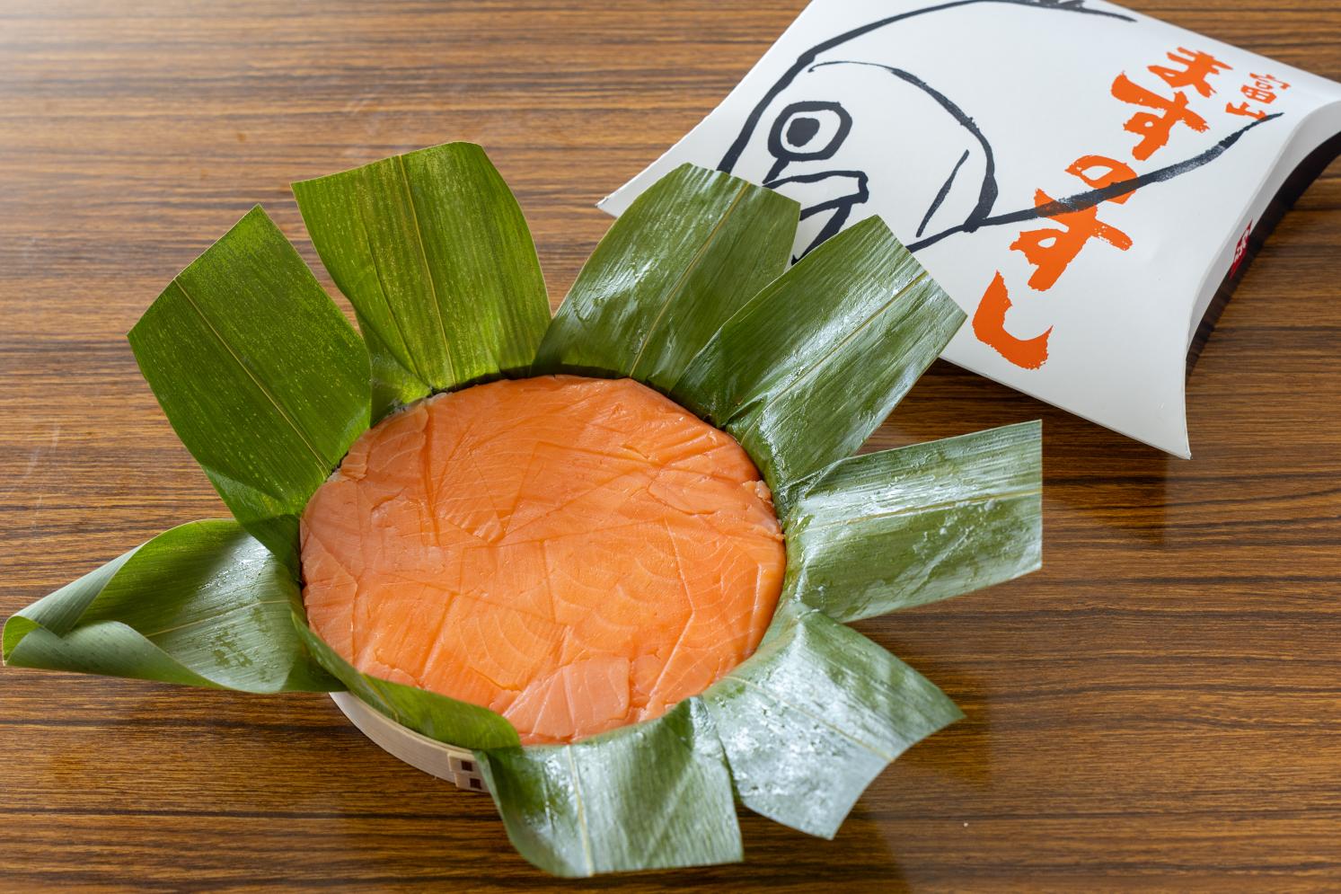 富山名物・ます寿司を食べ比べ！駅チカで買える9種類を徹底比較 | ふぉとやまライター | 【公式】富山県の観光/旅行サイト「とやま観光ナビ」