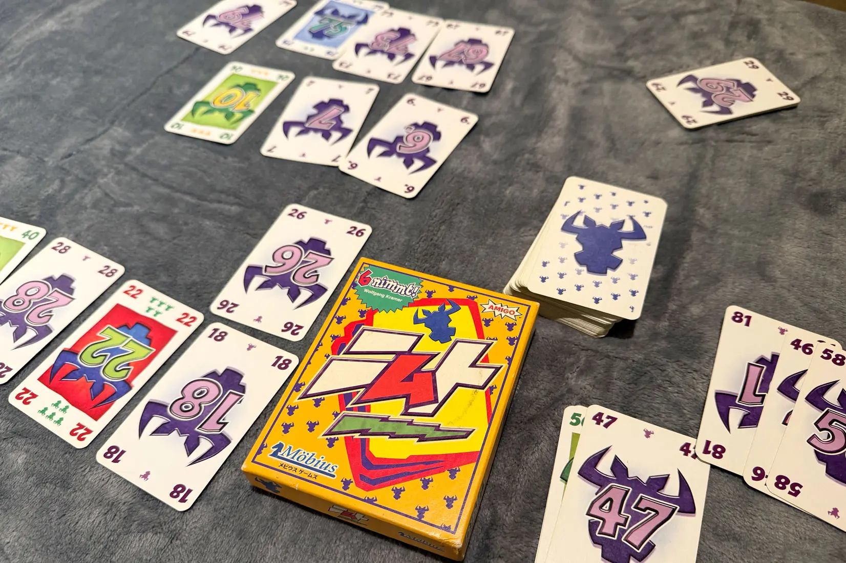 夜はボードゲーム＆プロジェクターで深夜2時まで大盛り上がり！-1