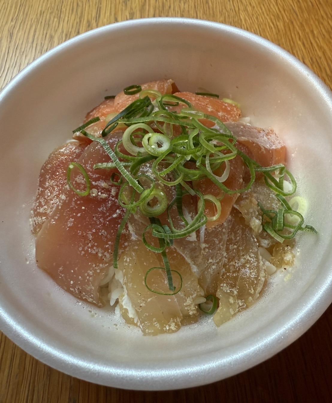 ベニズワイガニなど地元海鮮ずらり「フェス飯」25店舗-1