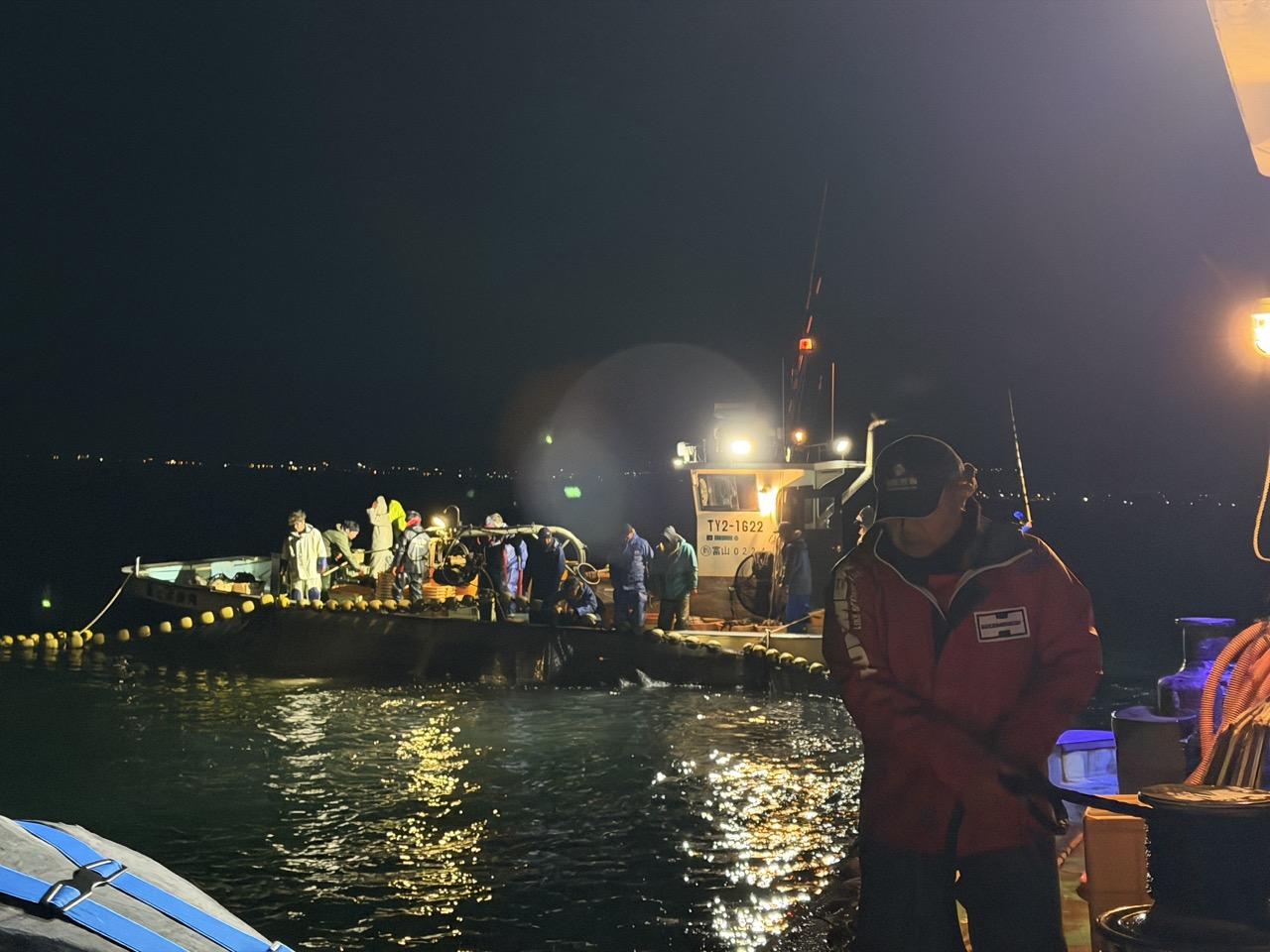 眠る町のとなりで、漁は始まっていた-2