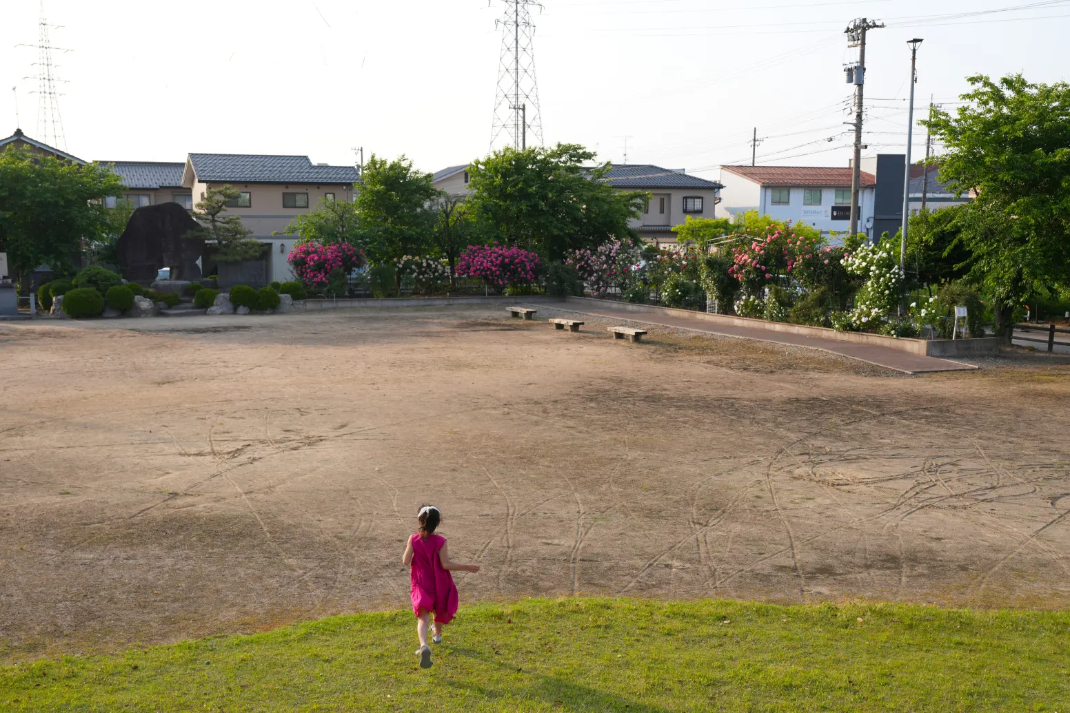 「小島第六小公園」は、「小島バラ園」から徒歩5分-0