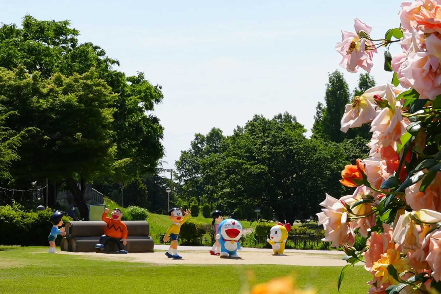 スポット⑤ 高岡おとぎの森公園【ドラえもんにも会えるバラ園】-0