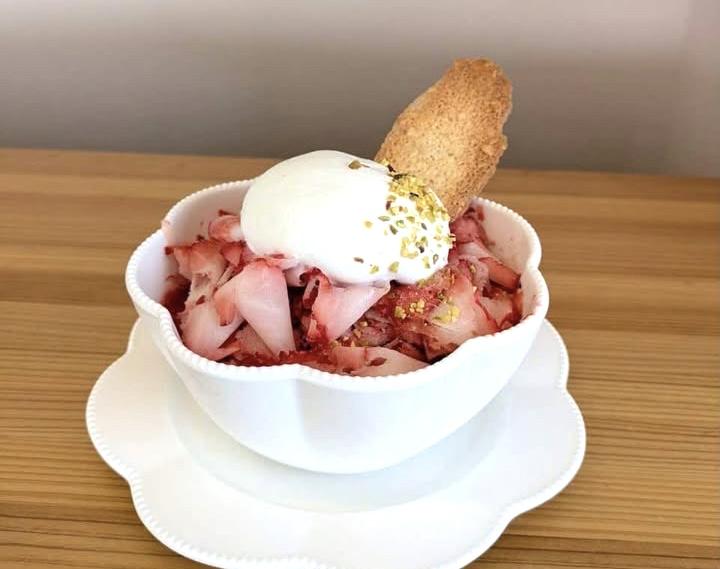 いちごを贅沢に味わういちごパフェ-1