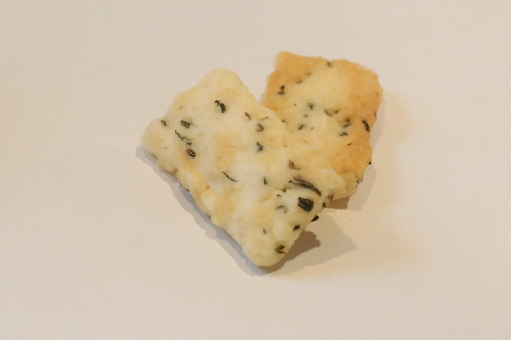 お土産の定番「せんべい」もお安く！-4